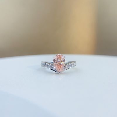 18K Weißgold Diamantring Kollektion Anpassungsfähiges Labor Diamant Schmuck mit Diamanten